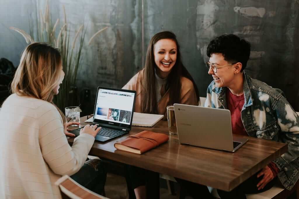 Group of adults learning italian