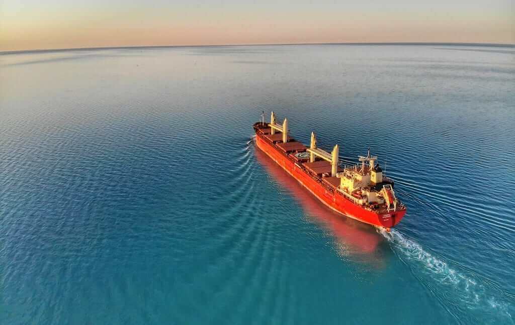 A ship in the sea to demonstrate Ficar a ver navios