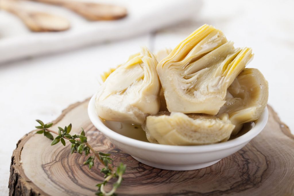 Heart of artichoke to demonstrate 1. Avoir un cœur d’artichaut 