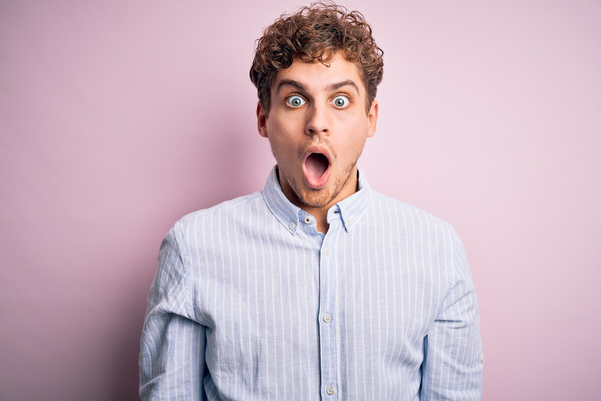 Shocked man to demonstrate Quedarse de piedra