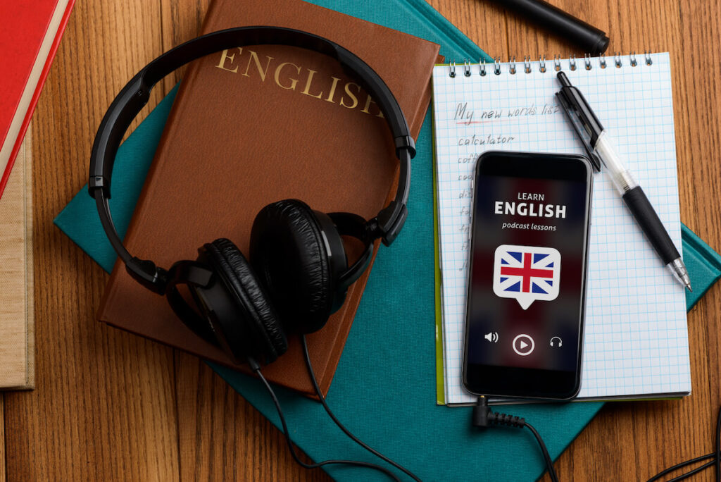 Using podcast app and headphones for better learning and improving vocabulary with new words