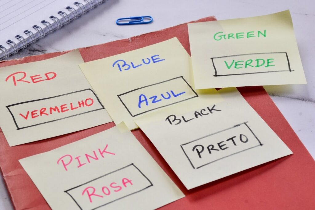 Learning Portuguese with colors name