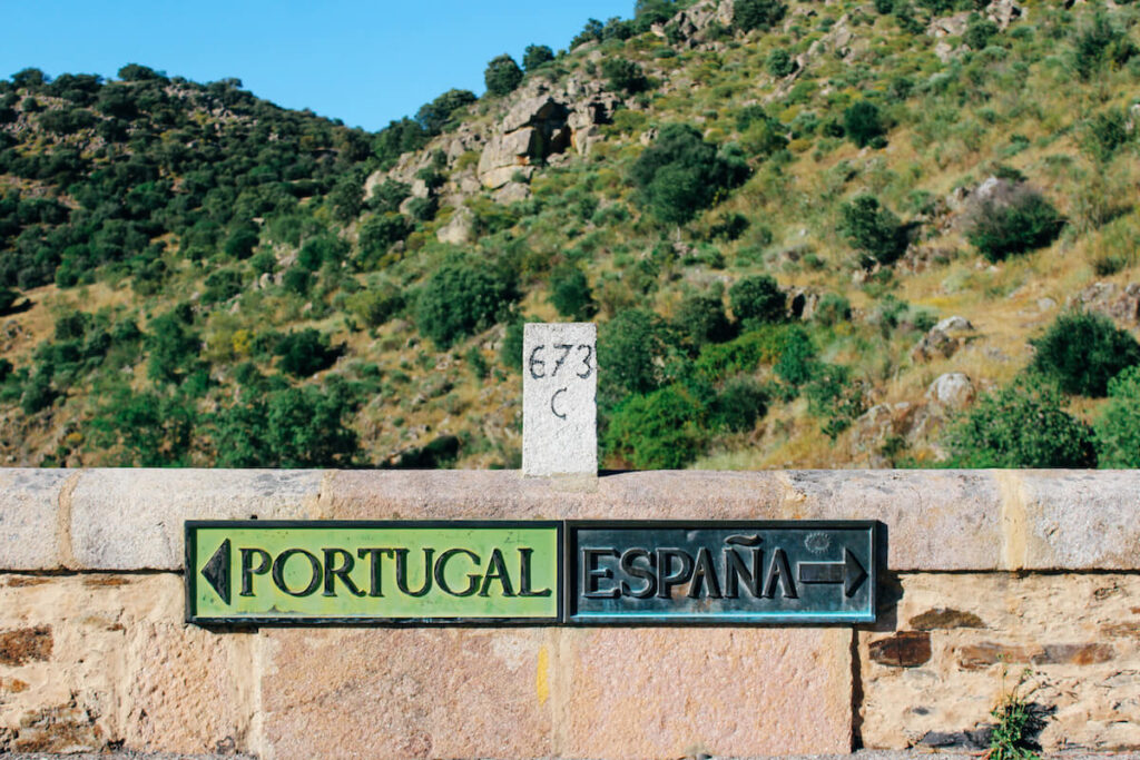 portugal and spain border signs