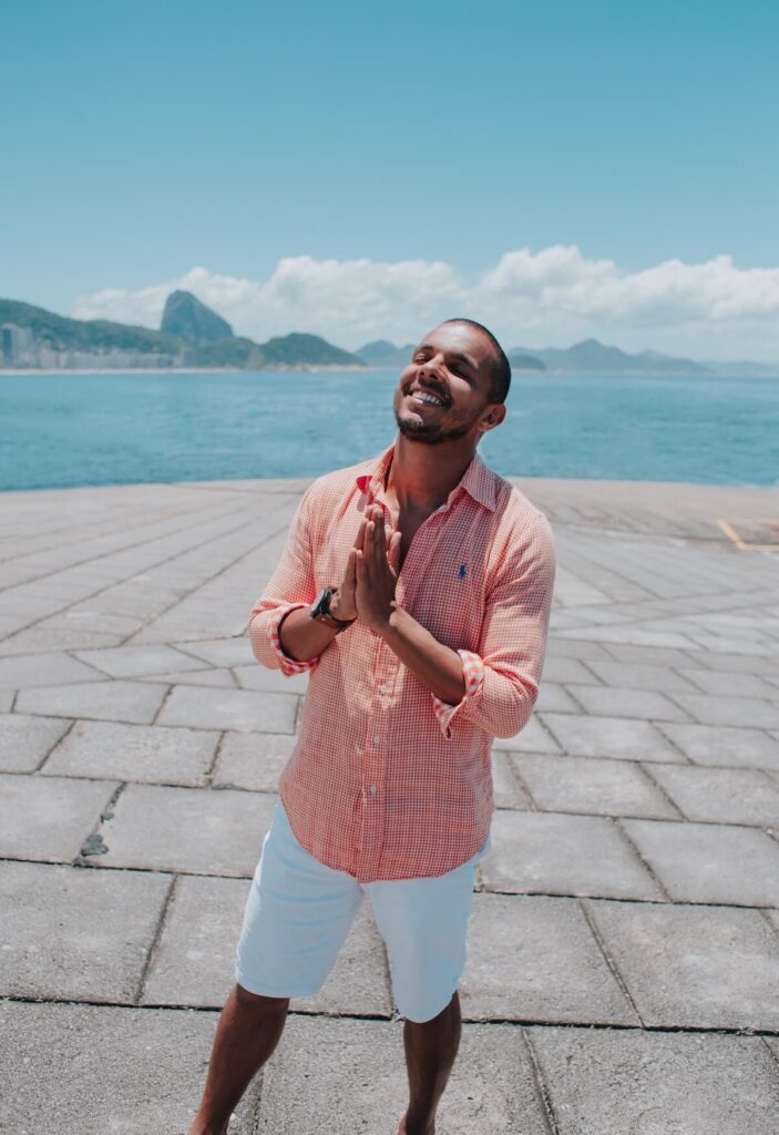 man shows gratitude in Rio de Janeiro