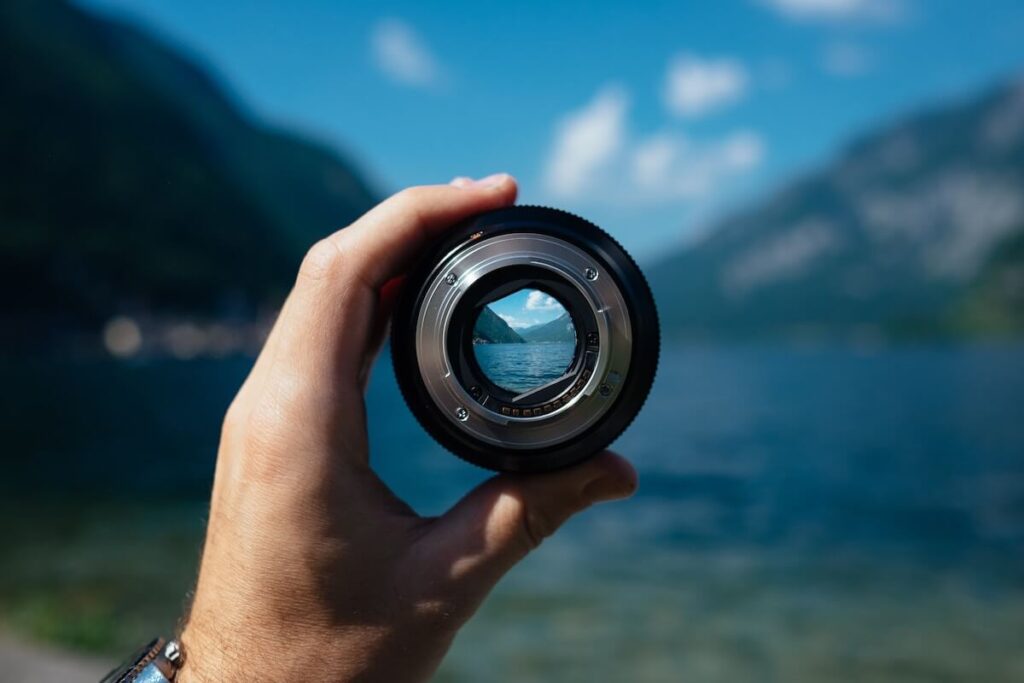 camera focus by lake