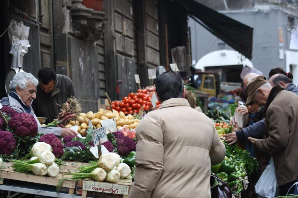busy farmers market in italy