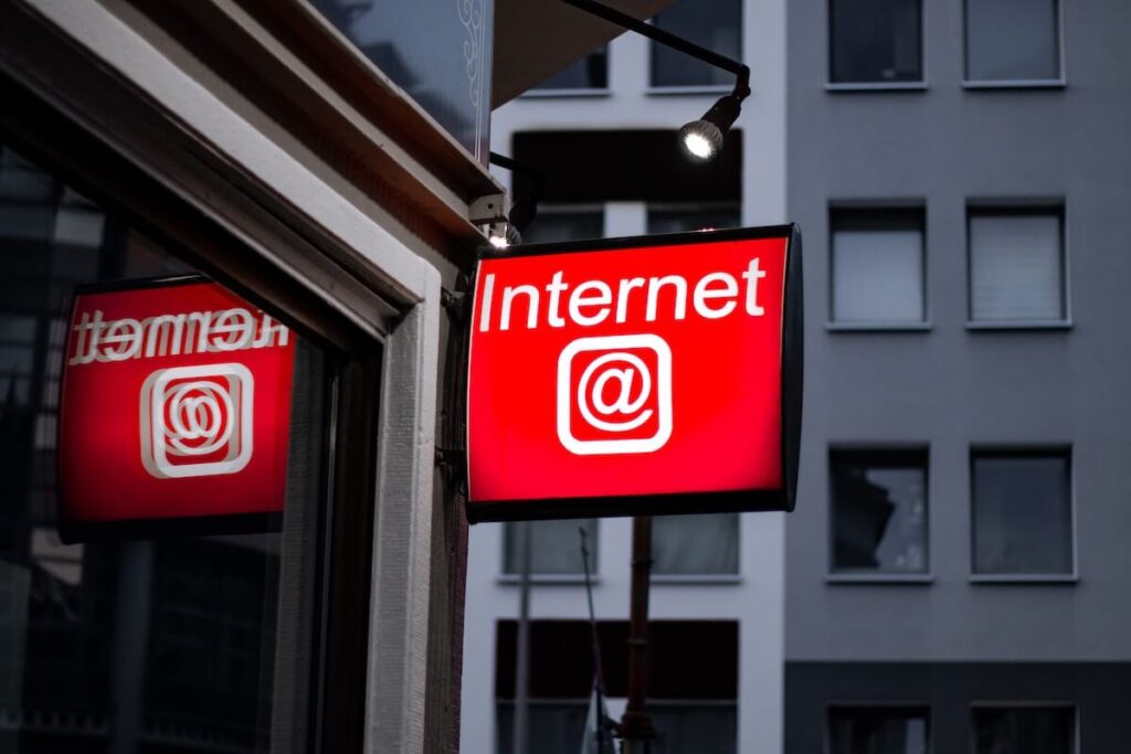 Red internet store sign